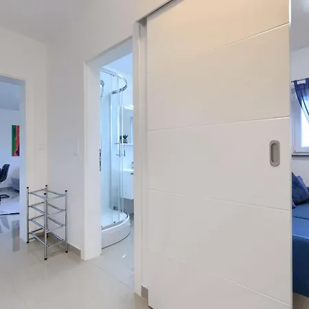 Amra 4 By Interhome Пореч