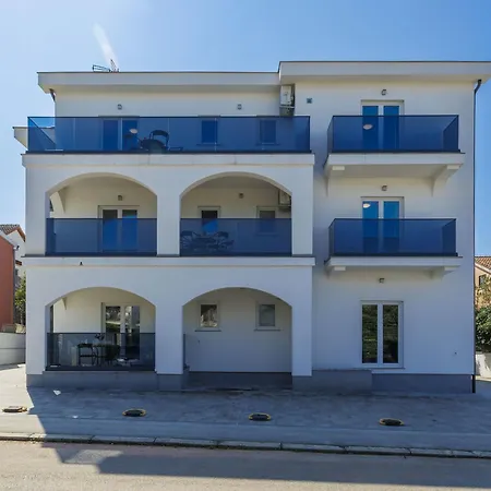 Amra 4 By Interhome Апартаменты Пореч