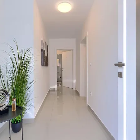 Amra 4 By Interhome Пореч
