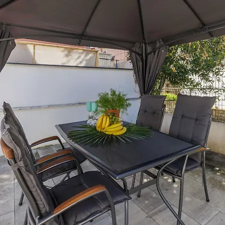 Apartment Amra 4 By Interhome